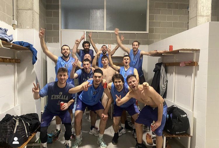 Bàsquet Gironí (@basquetgironi) on Twitter photo 🏀 3ª CATALANA MASCULINA 🏀
- El <a href="/CEONYAR/">C. E. ONYAR bàsquet</a> queda campió del Grup 11 i aconsegueix l’ascens directe a 2ª Cat.
- El <a href="/CB_LESCALA/">CB L'Escala</a> va guanyar el partit definitiu, queda campió del Grup 12 i puja.
- <a href="/cbsalt/">Club Bàsquet Salt</a> C i <a href="/cbvalldenbas/">CB La Vall d'en Bas</a> jugaran eliminatòria per pujar.
👉 basquetgironi.cat/fases-dascens-… 🏀 3ª CATALANA MASCULINA 🏀
- El <a href="/CEONYAR/">C. E. ONYAR bàsquet</a> queda campió del Grup 11 i aconsegueix l’ascens directe a 2ª Cat.
- El <a href="/CB_LESCALA/">CB L'Escala</a> va guanyar el partit definitiu, queda campió del Grup 12 i puja.
- <a href="/cbsalt/">Club Bàsquet Salt</a> C i <a href="/cbvalldenbas/">CB La Vall d'en Bas</a> jugaran eliminatòria per pujar.
👉 basquetgironi.cat/fases-dascens-…