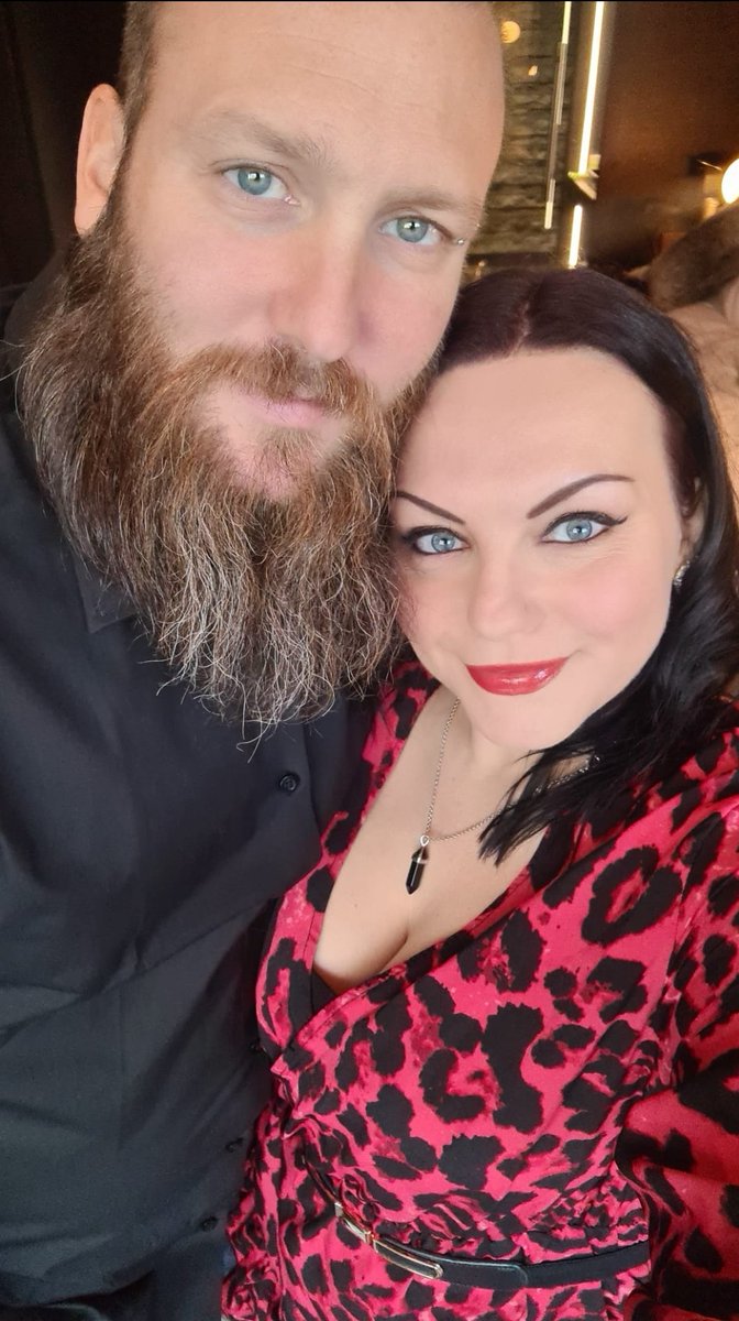 BCBARR83's tweet photo. Had lovely night away celebrating this ones ⬇️ 40th https://t.co/YdZ2HFCu2n