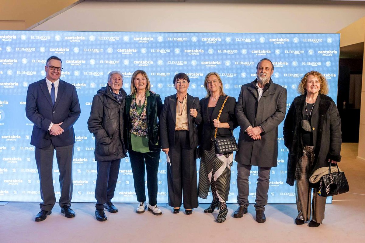 ForoEnclave's tweet photo. Desde el #ForoEnClave, nuestra felicitación al Diario Montañés por su 120 Aniversario.
Invitados a la presentación del Anuario de Cantabria 2021. Foto: Íñigo Noriega, José Ramón Sánchez, María Luisa San Juan, Rosa Inés García, María Luisa Peón, Jesús Herrán y Ángeles de la Gala. https://t.co/msruUDQvWE