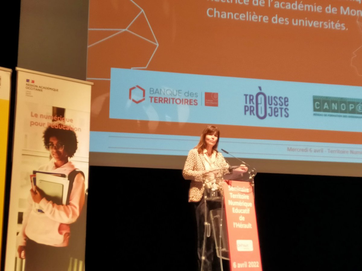 DraneOccitanie's tweet photo. Merci à vous tous, collectivités, professionnels du #numérique, DASEN, inspecteurs, enseignants pour votre présence à la journée de lancement du #TNE de l'Hérault #CapNum, une belle dynamique en place grâce à vous!
@sophiebejean
@Edu_Num  @34Dsden @reseau_canope @BanqueDesTerr https://t.co/504pvDogL9