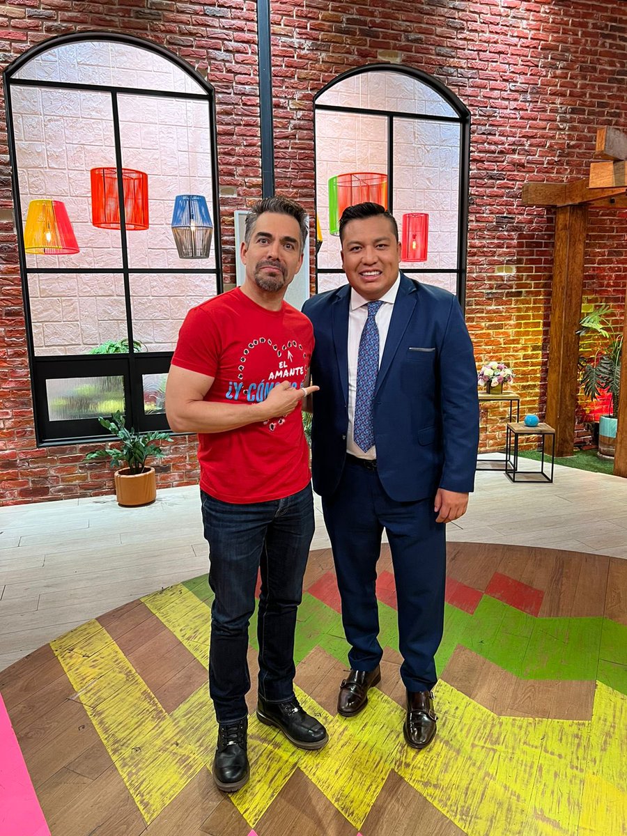 Con el grandioso y humilde <a href="/OMARCHAPARRO/">Omar Chaparro</a> éxito en todos tus proyectos….