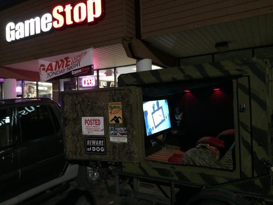 GamerzEscape's tweet photo. Miss the Call Of Duty midnight releases! https://t.co/0qrEDWg7W0