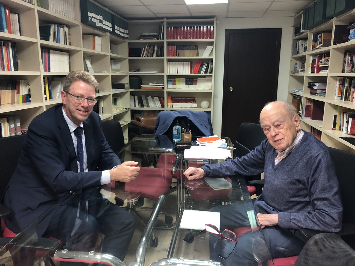 Un plaer i un veritable luxe compartir tarde de reflexions i anàlisi amb el President Pujol. La seva visió de la situació internacional,de la política espanyola i la situació al nostre país es encara avui envejable.I ha volgut destinar també una llarga estona a les #TerresdelEbre
