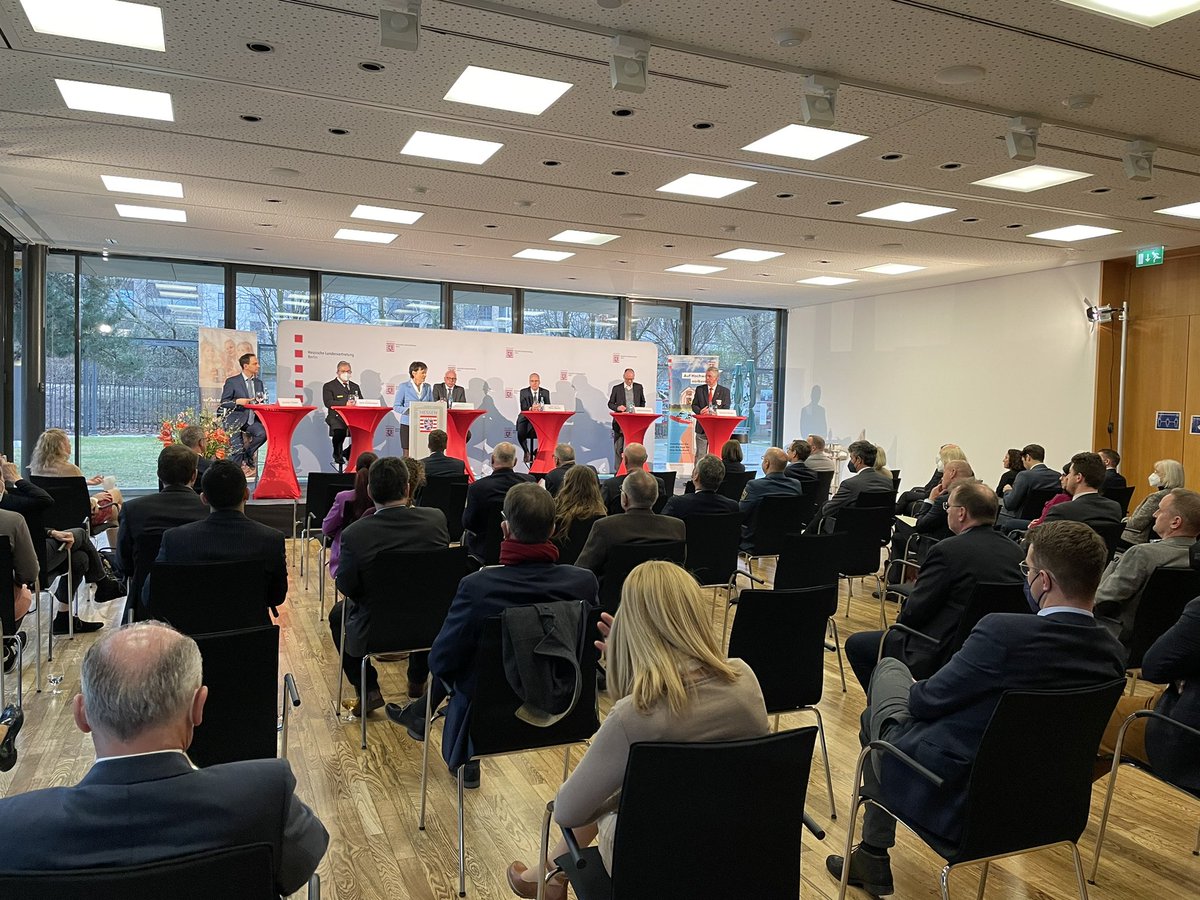 Stefan Quandt (@quandtstefan) on Twitter photo Zu Besuch <a href="/HE_in_Berlin/">Landesvertretung Hessen in Berlin</a> in bewegten Zeiten ➡️ Podiumsdiskussion: „#Krieg, #Unwetterlagen und #Pandemie - #Katastrophen- und #Zivilschutz zwischen #Krisenbewältigung und #Vorsorge“. Die gesamtstaatliche #Sicherheitsvorsorge ist DAS drängende Thema der Zeit in 🇩🇪. #MindsetMatters Zu Besuch <a href="/HE_in_Berlin/">Landesvertretung Hessen in Berlin</a> in bewegten Zeiten ➡️ Podiumsdiskussion: „#Krieg, #Unwetterlagen und #Pandemie - #Katastrophen- und #Zivilschutz zwischen #Krisenbewältigung und #Vorsorge“. Die gesamtstaatliche #Sicherheitsvorsorge ist DAS drängende Thema der Zeit in 🇩🇪. #MindsetMatters