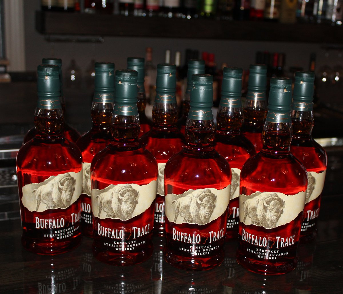 anokahardware's tweet photo. Tonight! Come find us...live Rat Pack music from 7-9pm + $6 Buffalo Trace Old Fashioneds + Craft Cocktails that will please your buds. 🦬🥃🍸⚒️ #anoka #speakeasy https://t.co/iiquFl1sQw