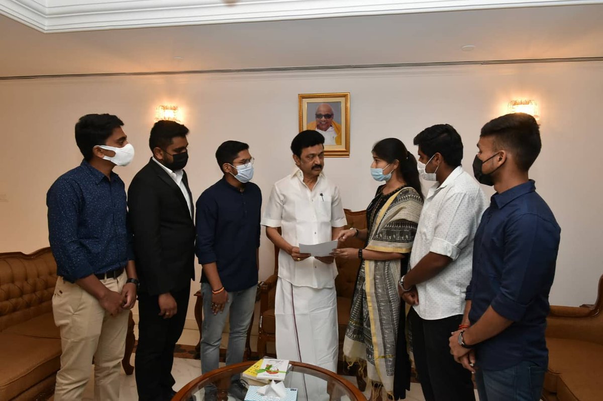 DTSAOfficial's tweet photo. A delegation of Delhi Tamil Students' Association met the Hon'ble Chief Minister of Tamil Nadu Thiru M. K. Stalin, at Pothigai Tamil Nadu Bhawan, New Delhi and discussed the problems faced by Tamil Students in Delhi. He gave us a patient hearing and assured us full support. https://t.co/4SLcUuxN9f