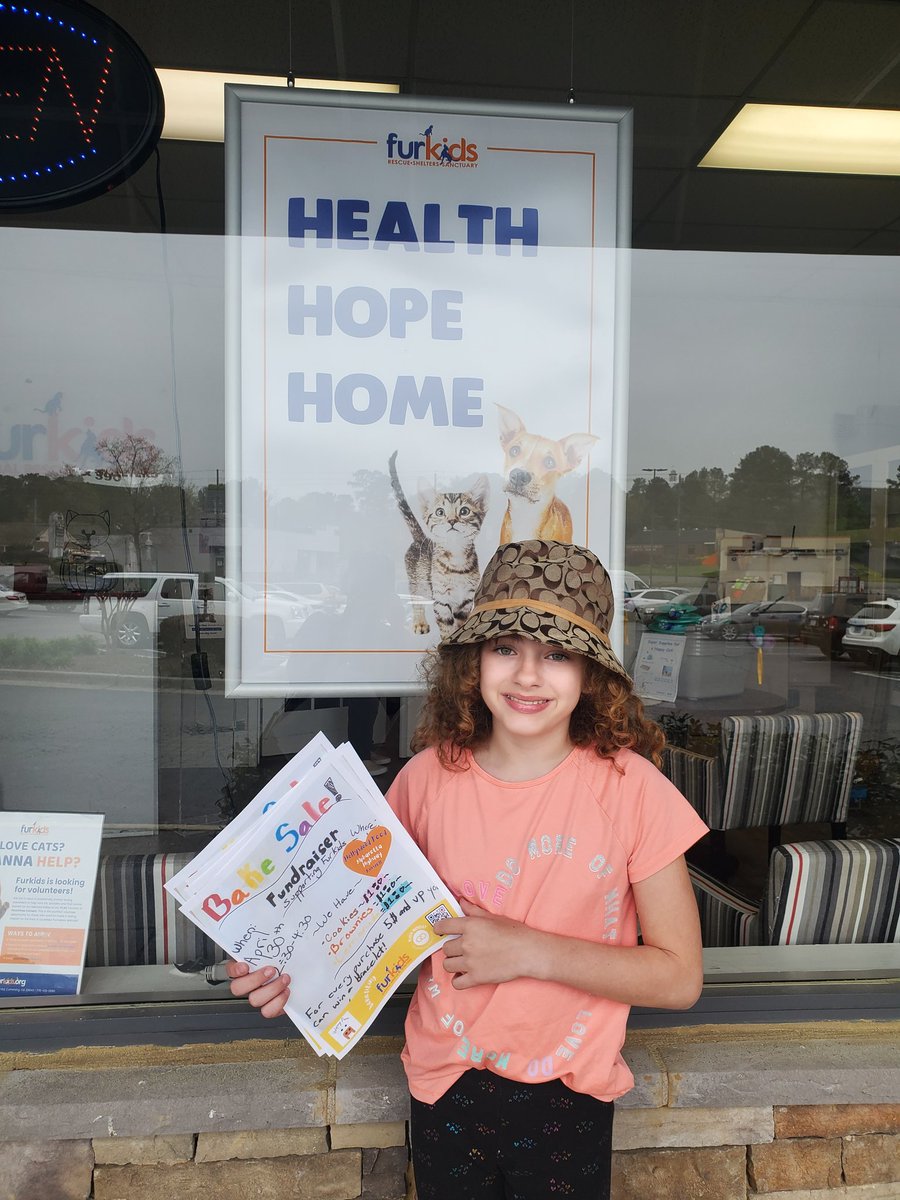 MrsDyon's tweet photo. Busy day connecting w business owners & getting the word out about the bake sale to benefit @furkidsinc This girl ❤️s animals so much she wanted to raise money for her favorite shelter. Thanks @Kids_Boost for helping her attain that goal🐈 #kidsmakingadifference #pawshelpingpaws https://t.co/19e06NEjCl