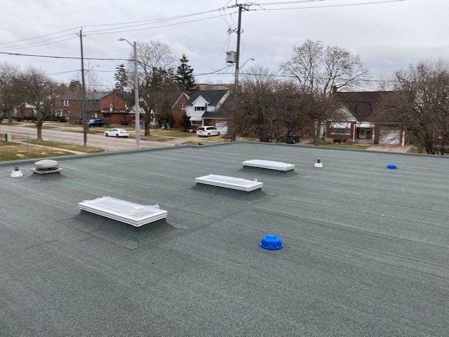 GroupNedlaw's tweet image. A #NedlawRoofing Project: Kitchener Family Dental
Recently completed.

2300sq. ft. 2-ply Self Adhered #modbit #Reroof project. 
Material by @PolyglassUSA