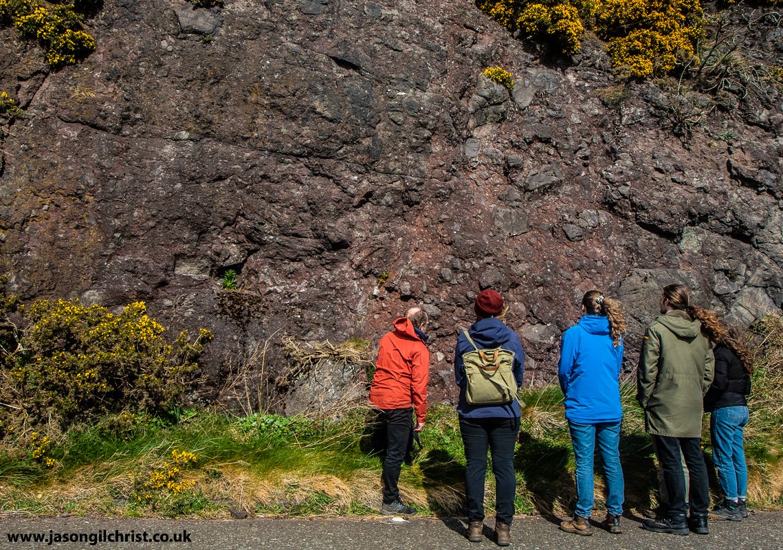 jgilchrist13's tweet photo. Holyrood Park Geowalk w @Geowalks 4 Edinburgh Napier University students, today. Reading landscape, its geology &amp; history. Rocks &amp; people. Deep time, climate change, biodiversity. #EdinburghNapier #Geowalk #geology #geoheritage #ScottishGeology #HolyroodPark #Edinburgh #Scotland https://t.co/VzwOW9Si6l