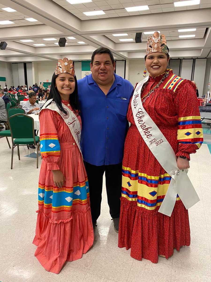 joedeerecnd13's tweet photo. Great time at the D13 Community Event &amp; Dinner in Tulsa last night with over 550 in attendance. Big shout out to Waynetta Lawrie &amp; the North Tulsa Cherokee Community Organization (NTCCO) for serving the Indian tacos. Wado to all who came out! 
#CherokeeNation
#D13
#community https://t.co/8DAAgwpejm