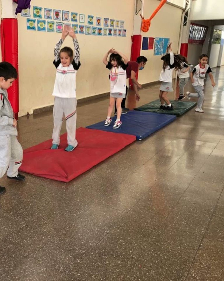 ComplejoEdu's tweet photo. RECREARTE - TALLER DE GIMNASIA DEPORTIVA Y ARTÍSTICA 
¡Volvimos y con mucha alegría!
#Recrearte #primariaRubénDarío #ComplejoEducativo https://t.co/uvbnWs5SK6