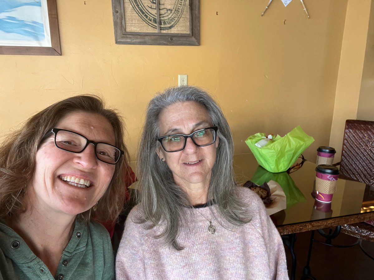 TheHelloFound's tweet photo. Kira recently had the pleasure of traveling to Southern Colorado and spending time with some of our #THFers there.  What a beautiful place to gather with colleagues 🥰 #SLPeeps #TeleSLPeeps #HelloThere #SLPA #TeleTherapist #SchoolSLP #SchoolPsych https://t.co/fd6wV7fTrY