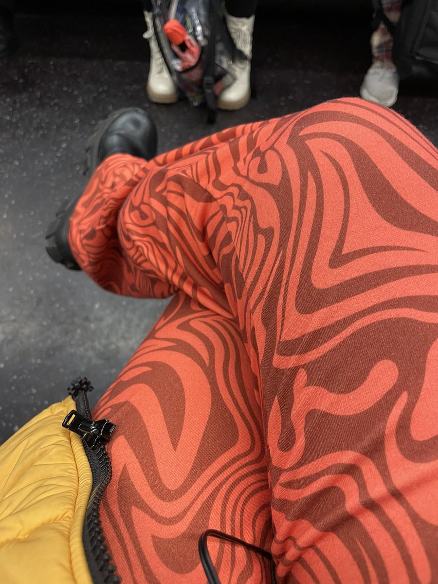 eeeeeeeveeeee's tweet photo. I’m *that* NY nanny in the polyester Paloma knock-offs today 🏁😤 https://t.co/nJR2VC26M0