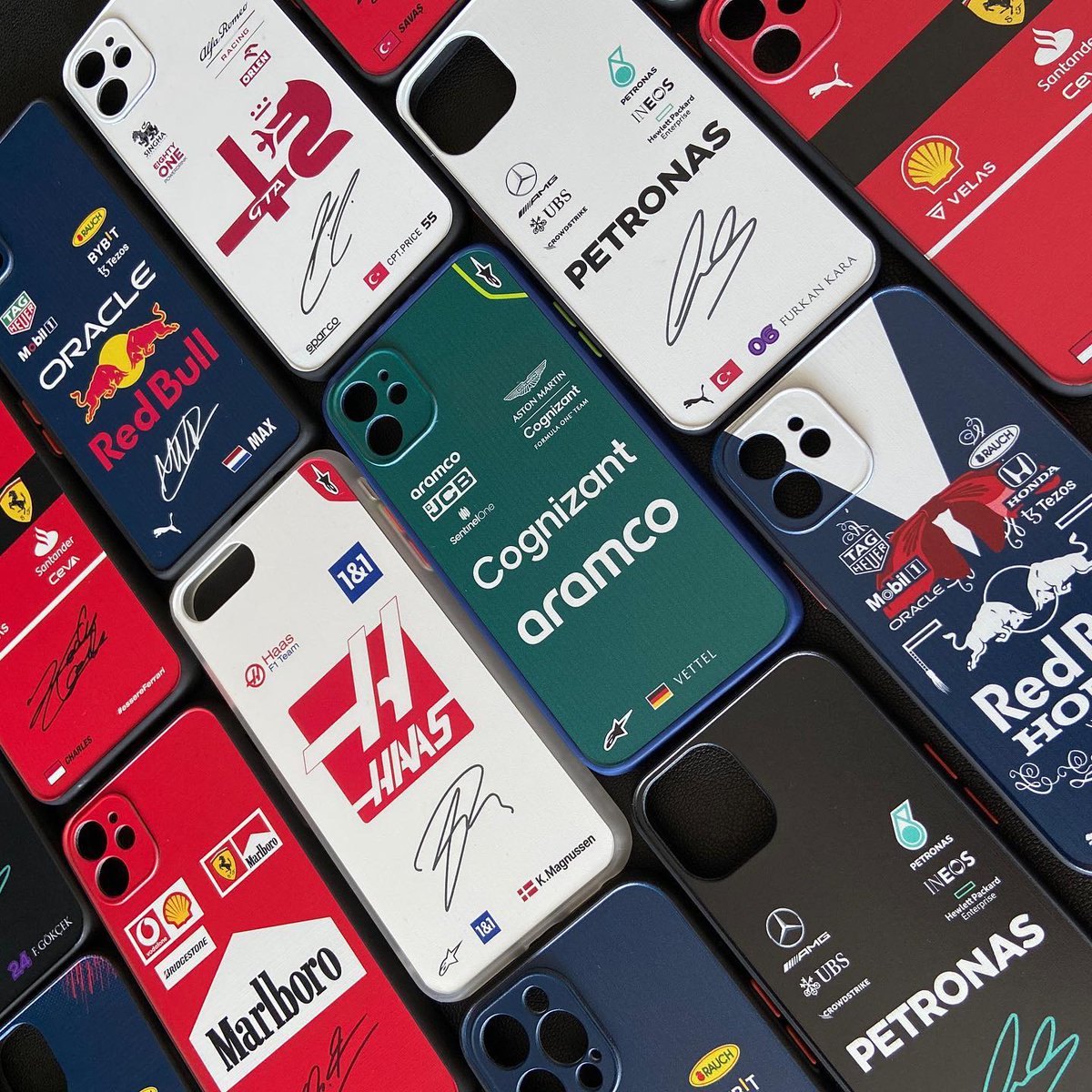 thekahramanf1's tweet photo. Bu Tweeti RT'leyip beni takip eden 2 kişiye ismine özel Formula 1 tasarımlı telefon kılıfı hediye 🥳🎁 https://t.co/xspHr1YqPh