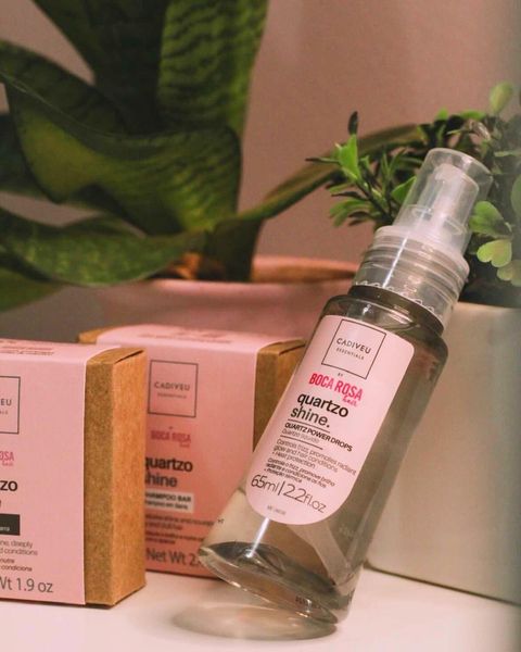 MaquiADORO's tweet photo. chegando pra abrilhantar ainda mais nossa categoria de cabelos o Sérum Quartzo Shine by @bocarosahair, da Cadiveu, chegou para dar um UP nas madeixas ♥️ ajuda a diminuir o frizz, aumenta o brilho e atua na prevenção das pontas duplas e ressecamento: https://t.co/3ODiZCHF3c :) https://t.co/XtWVYE5Dvm