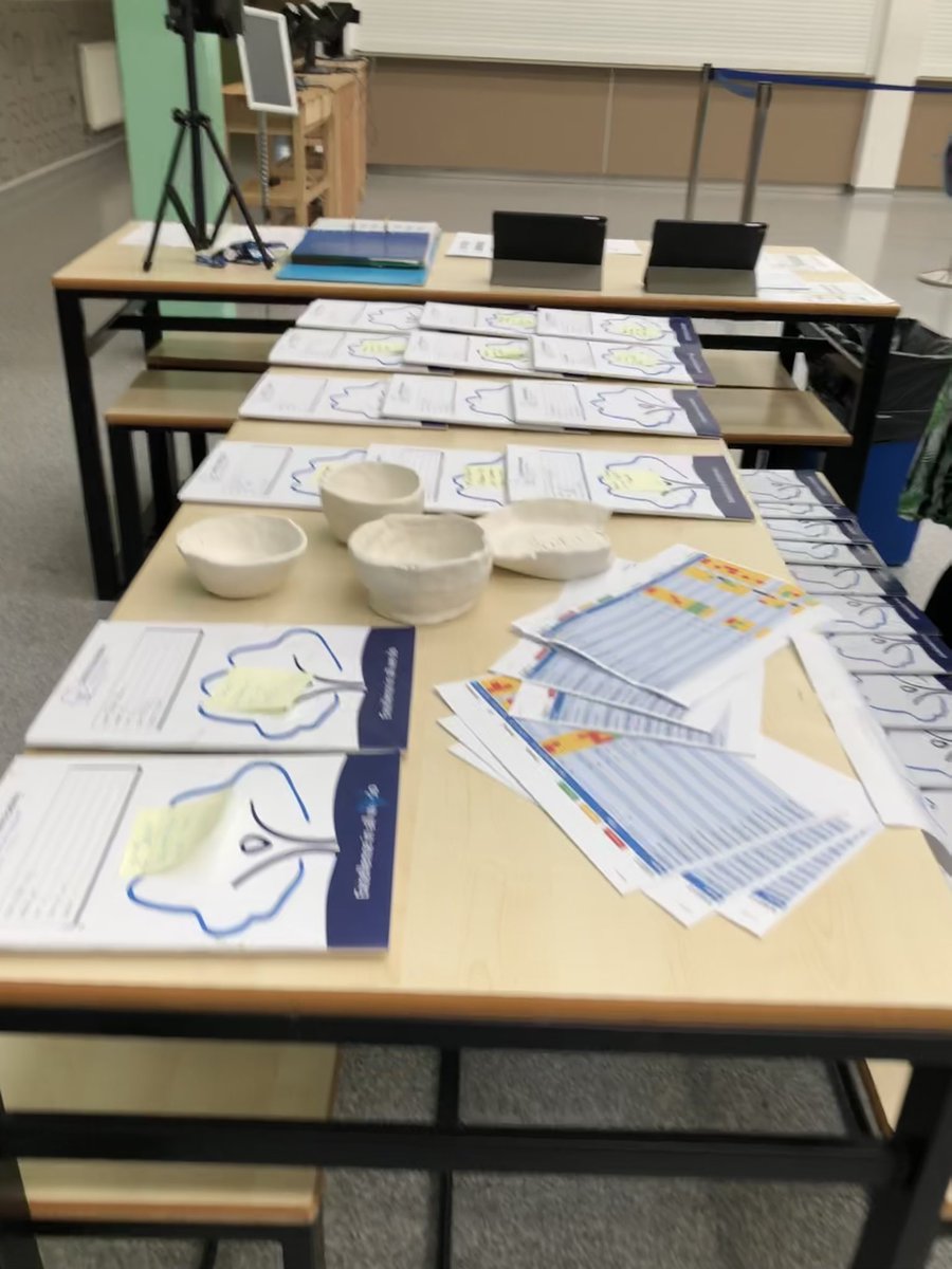 googoorb's tweet photo. The wonderful teachers at CVA discussing curriculum, student work and sharing best practice in our T and L market place book look. #TandL #ActiveBookLook #ReflectingOnPractice #CVAProud #BrilliantTeachers @CastleviewUl https://t.co/S6RLaB4ddJ