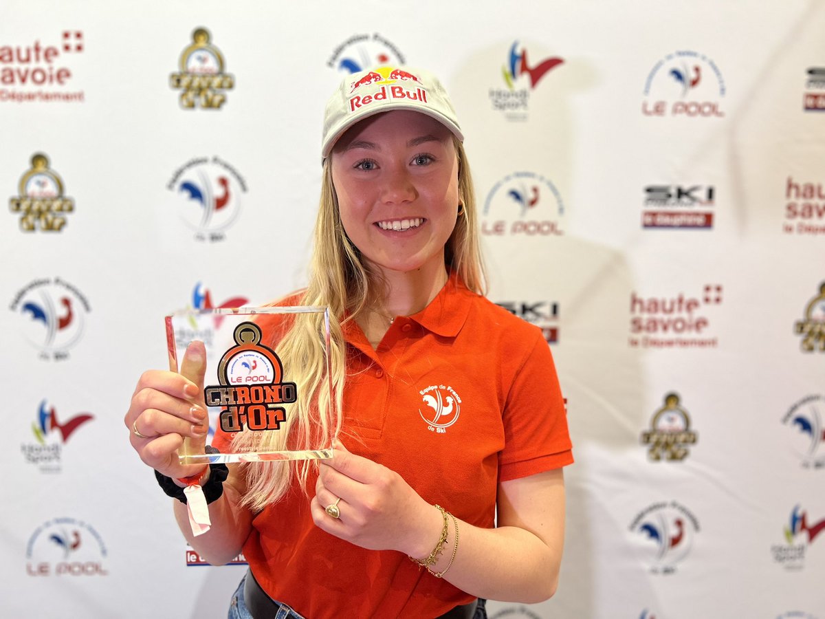 FedFranceSki's tweet photo. Chronos d'Or 2022 🏆
La lauréate du Chrono d'Or Ski Freestyle Dames est ... Tess Ledeux ! 👏🇫🇷 @Dep_74 #LePool @Ski_Chrono @ledauphine https://t.co/nTfdViw8Jf