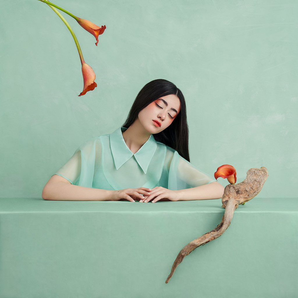 amirhslo's tweet photo. “Plain as simple” 

This collection is inspired by the minimalistic Japanese Ma (間) philosophy. Japanese culture and their traditional paintings alongside their flower arranging styles have been sources of inspiration to us

https://t.co/yayIOX6dIA https://t.co/WWXivRtRGl