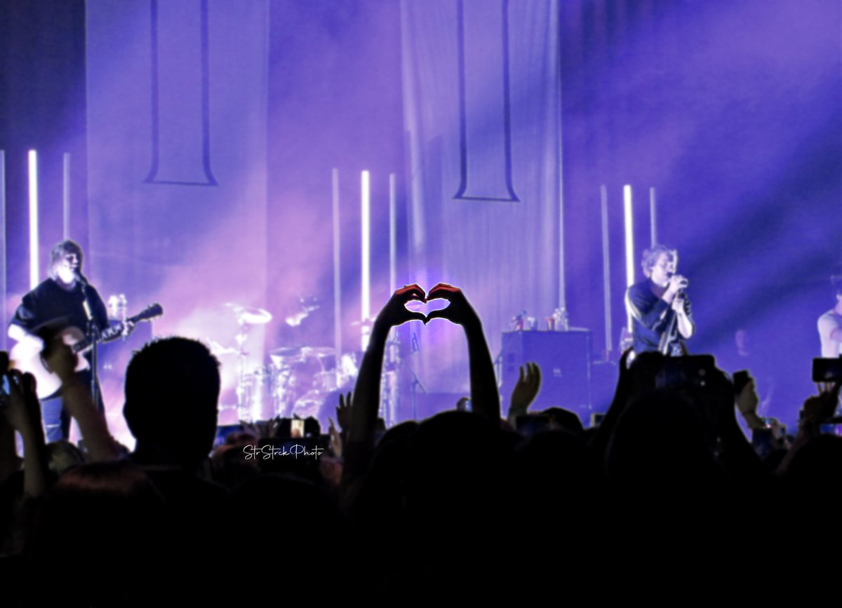 StrStrckPhoto's tweet photo. 5SOS3 || 19 Apr 2018 || Dallas, TX
@5SOS @Luke5SOS @Michael5SOS @Ashton5SOS @Calum5SOS
πΈ: @StrStrckPhoto
(Credit if reposted)
#5SOS #LukeHemmings #MichaelClifford #AshtonIrwin #CalumHood #5SOS3Tour #5SOS3Dallas https://t.co/mXVPQ6A0w5
