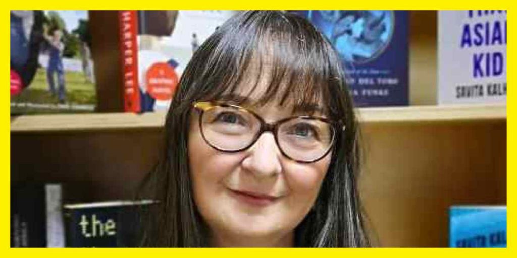 ‘It's my job to manage the author’s expectations; to strategise, to cajole, to inspire, to sit alongside, to find a way forward. I often say that selling a debut novel is the easy bit.' #LiteraryAgent @JennySavill1 tells us what an agent actually does: https://t.co/CAuI2B2zMQ https://t.co/Ei3Ur137Kx