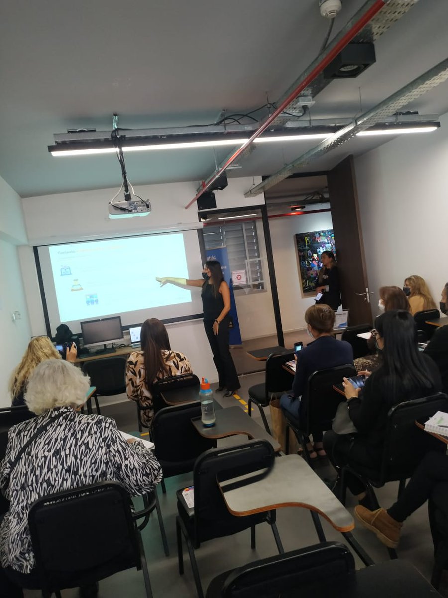 Revista_COLEGIO's tweet photo. Hoy vivimos la III Jornada de Capacitación e Innovación Educativa junto a la @lasiglo21 en su sede de Nueva Córdoba. Gracias por acompañarnos!
@Glifing
@ScienceBits
@Matific_latam
#Legamaster
#innovacion #Jornadas https://t.co/57TdceWeIA