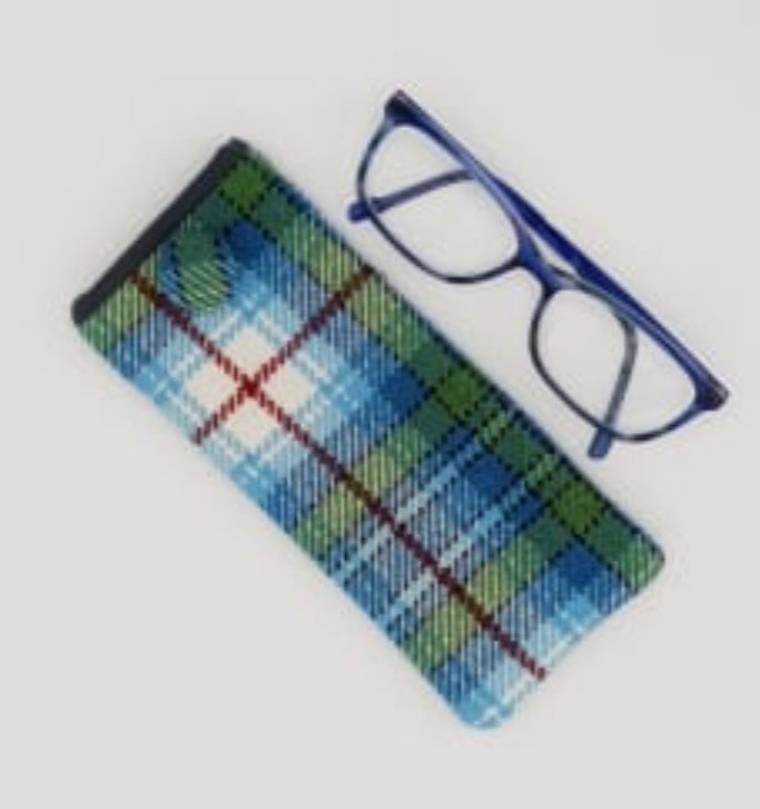 Did you know <a href="/TaffledThreads/">Claire Hunter</a> designed the beautiful Snowdrop #tartan in aid of Strathcarron Hospice? 

You can browse some items on our website: strathcarronhospice.net/pages/shop/dep…

#TartanDay