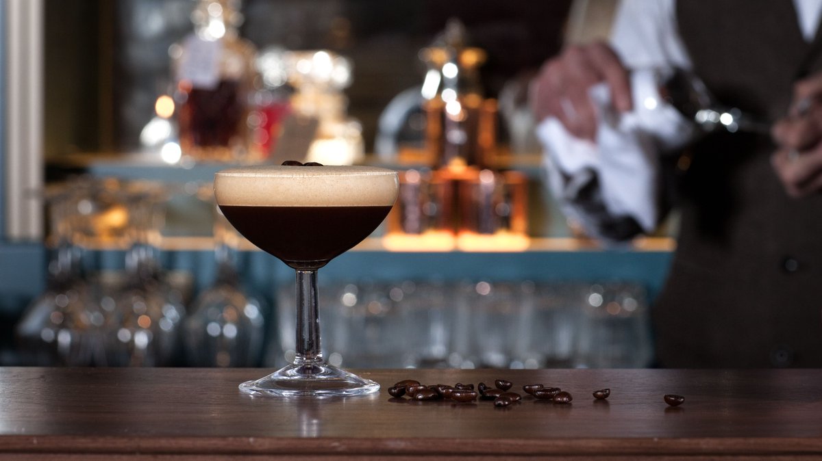 From classic #cocktails to signature creations shaken by our dream team of #mixologists, we can create the perfect #bar #menu for your next #event. Our creativity truly knows no bounds, so get in touch today to find out more about our exclusive bar menus: bit.ly/3LtYCBT