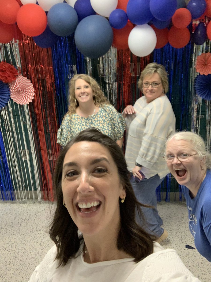 AGEiland's tweet image. My coworkers are better than yours. #secondarymath @AMSTI4all #AMSTI4all @kdockery100 @trodsmathtalk @AMSTI_Athens @AMSTIUAB @AMSTITroyU @amstiAUsome
