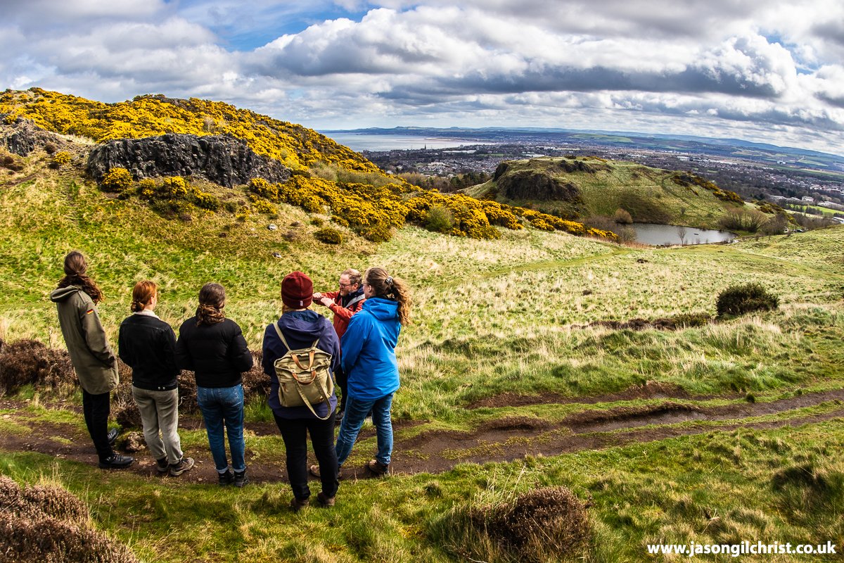 jgilchrist13's tweet photo. Holyrood Park Geowalk w @Geowalks for Edinburgh Napier University walk. ↖️Glacial erratic, ↗️sandstone quarry, ↙️Dunsapie Hill &amp; Loch, ↘️walking on lava. #EdinburghNapierUniversity #Geowalk #geology #geodiversity #geoheritage #ScottishGeology #HolyroodPark #Edinburgh #Scotland https://t.co/fN3IkCMe4j