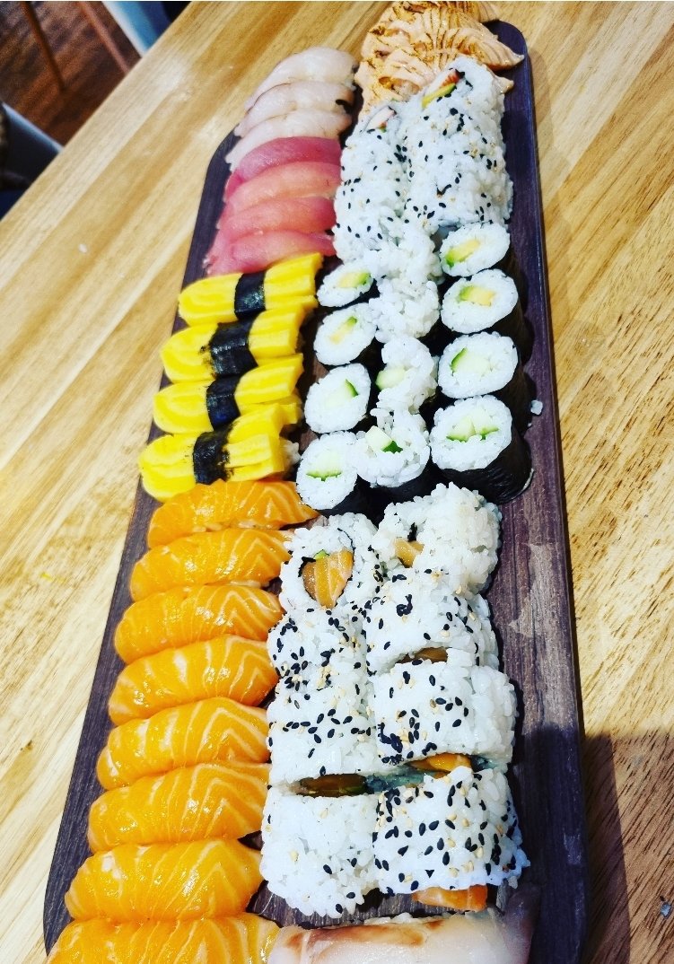 GilhamGremo's tweet photo. Sushi &amp; theatre time for the gang 🧧❤️🍣🎭 

Hump of the week treat @marlowetheatre 

#WhenMagicGoesWrong #😬 #HereGoes #HangingWithMyGang #FairyGodmotherTime #MummyTime #MyMiyagi #SushiTime 
#🤞NoNightmares #FullHouse https://t.co/4vtPFTMDoR