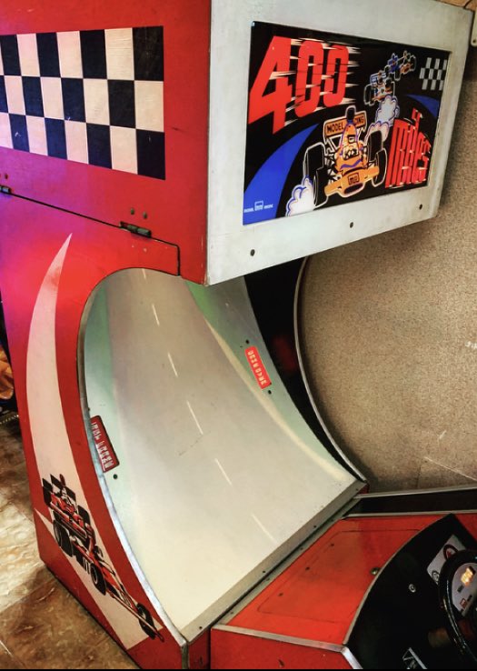 UsedGames1's tweet photo. Model Racing 400 Miles - 1975 - i want back on 80th!!! 🤪😆 #stern #pinball #arcade #retrogame #retrogaming #cabinet #capcom #magnum #拱廊 #アーケード #아케이드 #Arkade
#bally #dataeast #sega #videogame #arcadecenter #atari #namco #konami #capcom #90sgames #vintagegaming #gesen https://t.co/OblRhZCNkY