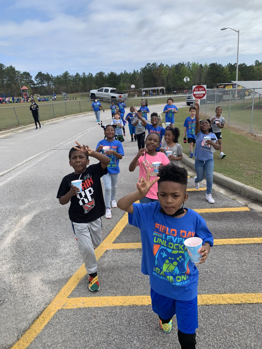 Mrs_Renfroe's tweet photo. Their first field day! They had a blast! Thank you Coach Byrd! @Killian_STEAM @gore_mgore @franklinscsu @PaigeMaloneKES @jamesann_sheley https://t.co/WPRnDZu5Ww