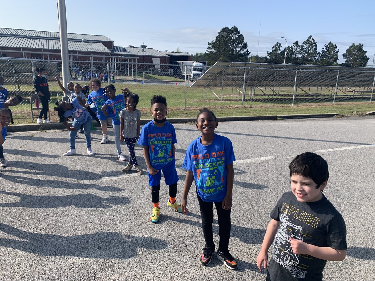 Mrs_Renfroe's tweet photo. Their first field day! They had a blast! Thank you Coach Byrd! @Killian_STEAM @gore_mgore @franklinscsu @PaigeMaloneKES @jamesann_sheley https://t.co/WPRnDZu5Ww