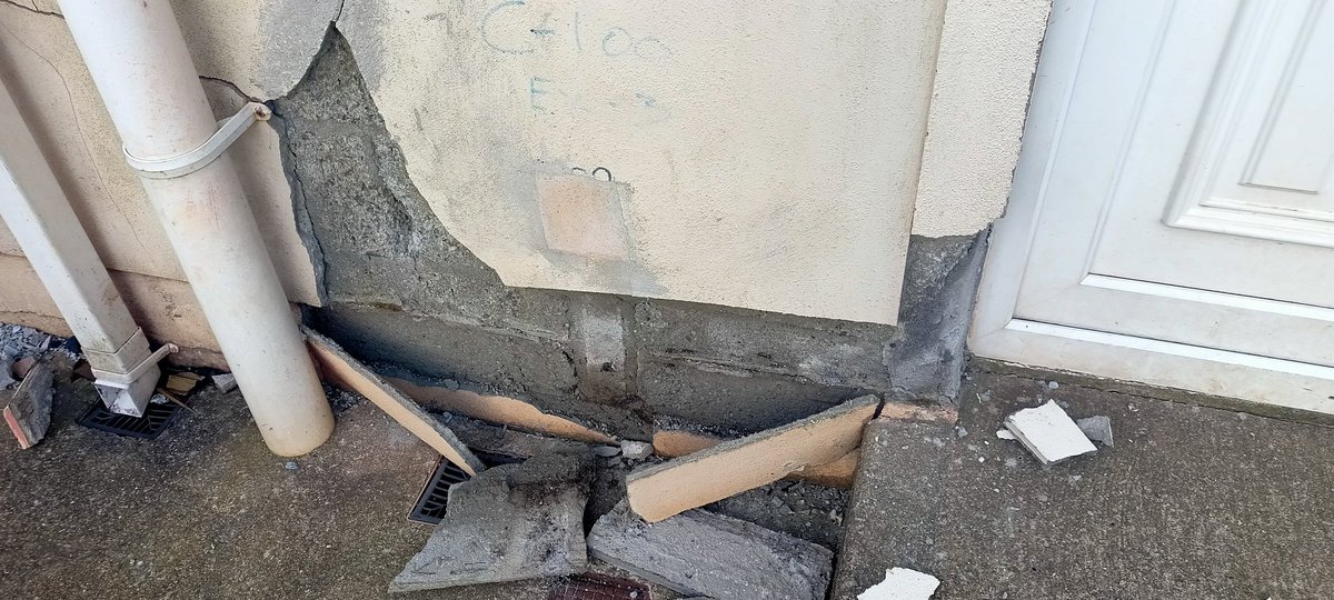 eunan_odoherty's tweet photo. @micaactiongroup
#MicaDamage
#MicaRedress 
A campaign for the people driven by the people. Help people survive this stress madness. Crumbling Homes of Ireland. Mental health damaged &amp; dreams damaged. https://t.co/FseNeRfcd0