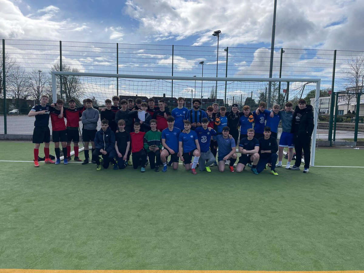 GMS_PE's tweet image. The year 12 football team triumphed 2-0 over the year 13 football team this afternoon. The game was competitive but played in an excellent spirit. MVPs-Year 12: Ryan K &amp;amp; Year 13: Lewis E #TeamGMS ⚽️