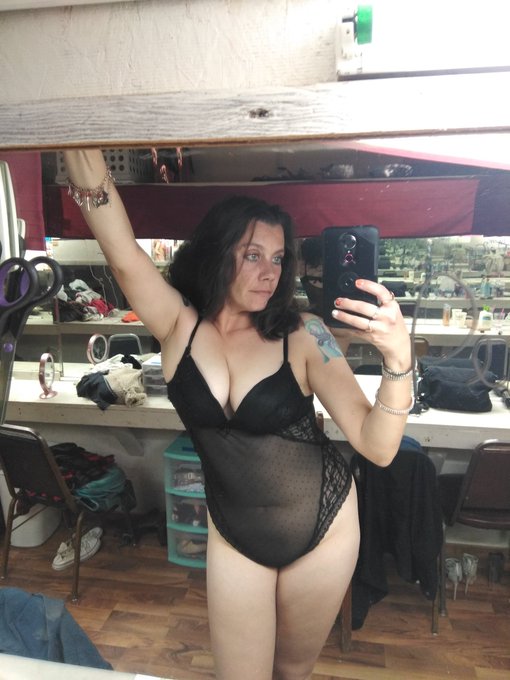 Sometimes I really miss dancing.   Then sometimes I dont... https://t.co/zvS1IwAnBf