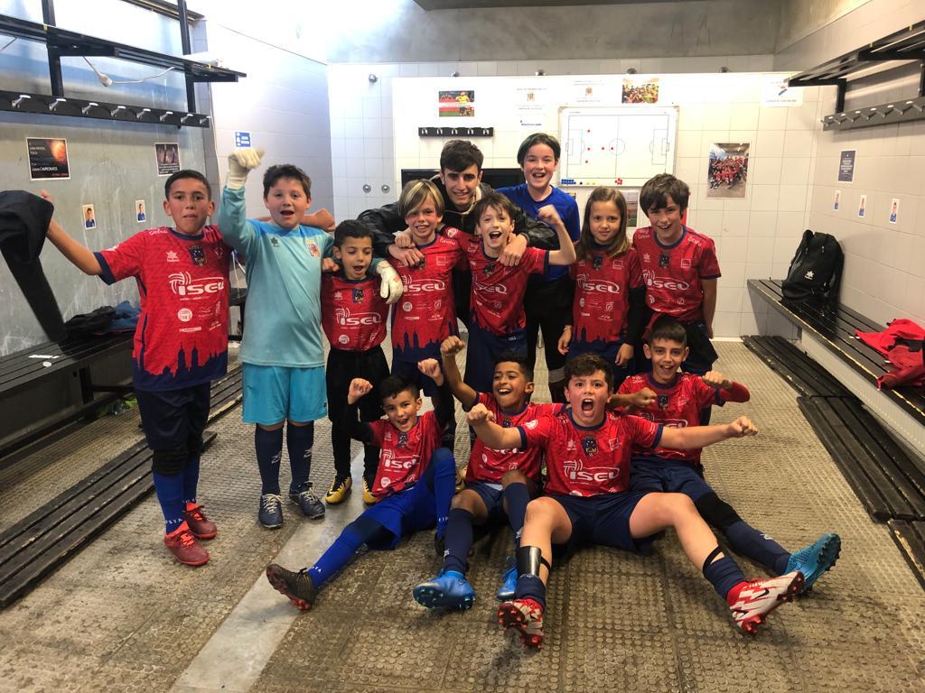 CD_Corellano's tweet photo. 📸 LIGA 1ª BENJAMIN ⚽️ 
@CD_Corellano  5 🆚 1 @CastejonCD 
📆 Miercoles 6  Abril
🏟  Municipal Ombatillo - Corella ⌚ 17 : 30 H 
🎌 #ConLaIilusionPorBandera 🔴😅 #AupaCDC ❤️ @CD_Corellano 🔴 #nuncadejesdecreer 🎌 #Tercera ♥️ #Cantera ⚽ #RespectFirst 🤗 https://t.co/TkrkXuXS11