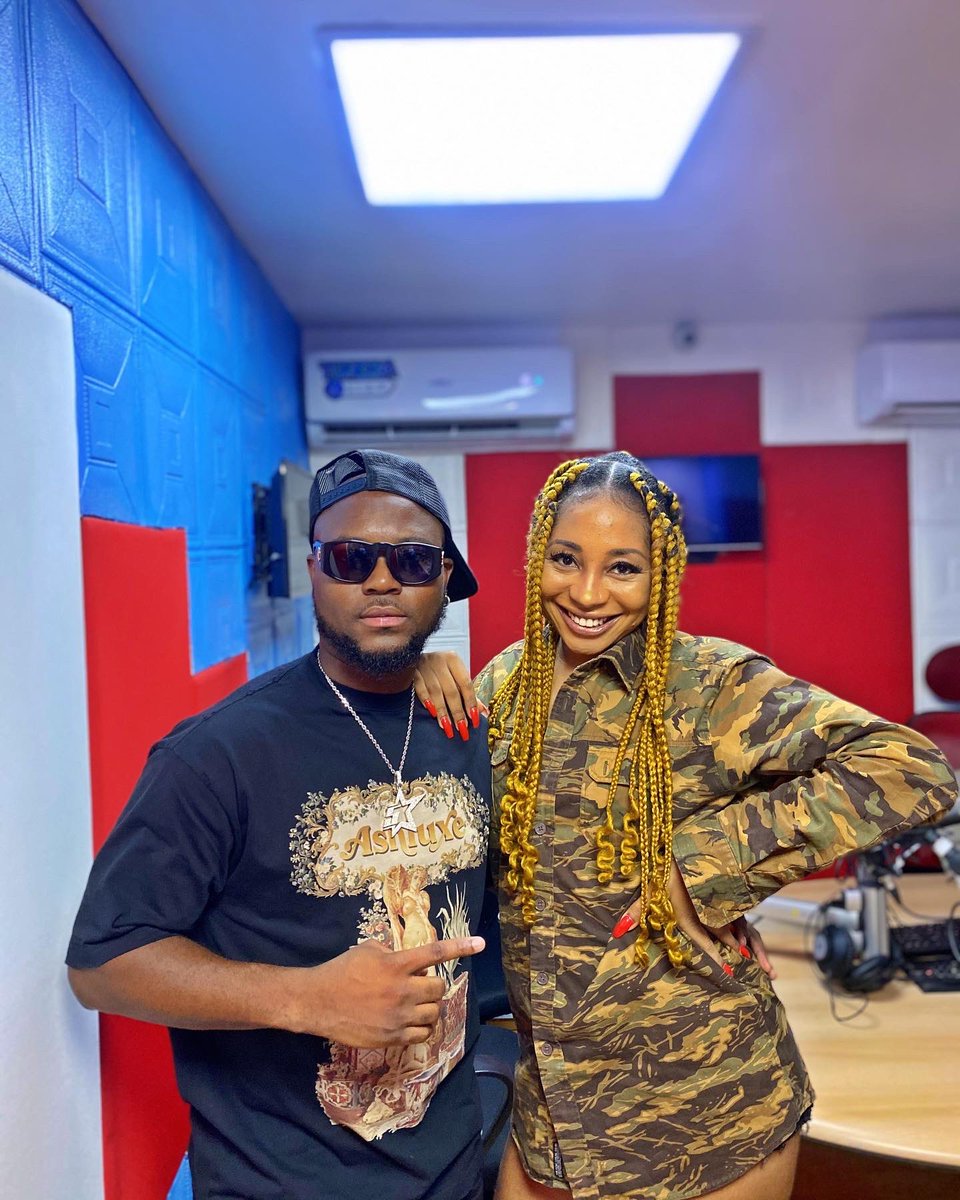 CharityOwoh's tweet photo. Today with @IamKingPromise ⭐️ enjoyed every bit of our chitchat. Looking forward to catching a vibe at the show tomorrow 5star #chatwithchacha https://t.co/BjAg1c42RG