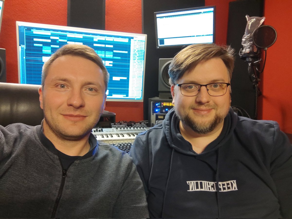 AlanMorrisMusic's tweet photo. Another great day with Martin Drake (@altraz) in my studio, almost finished our next collab tune! 🔊🎶 https://t.co/qnuHwHytyJ