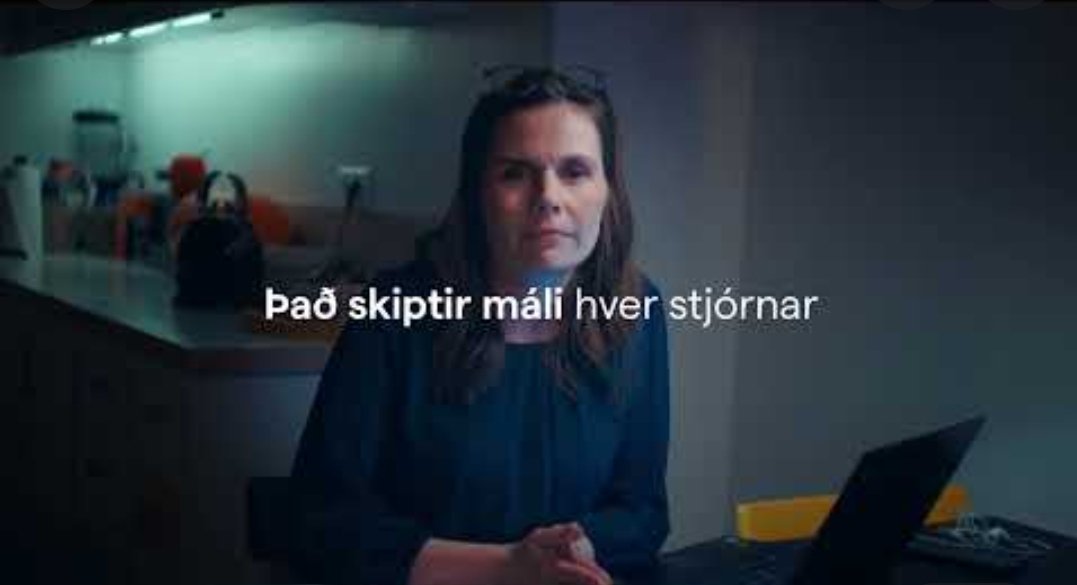 SveinnArnarsson's tweet photo. SIJ sýnir á rasistaspilin. 
BB gefur pabba bankabréf á afslætti.
Kata: https://t.co/bKThkCsiJG