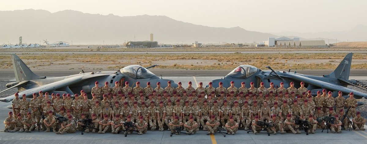 Doesn't matter how good you think you are at Close Air Support - it matters what these guys think.

A highlight of my career; being invited into the A Coy @3PARA tour phot.

2 RN goons and ~100 @TheParachuteRegiment heroes. I'm behind the right 50 cal.

hyperurl.co/7up1fq?IQid=tw…