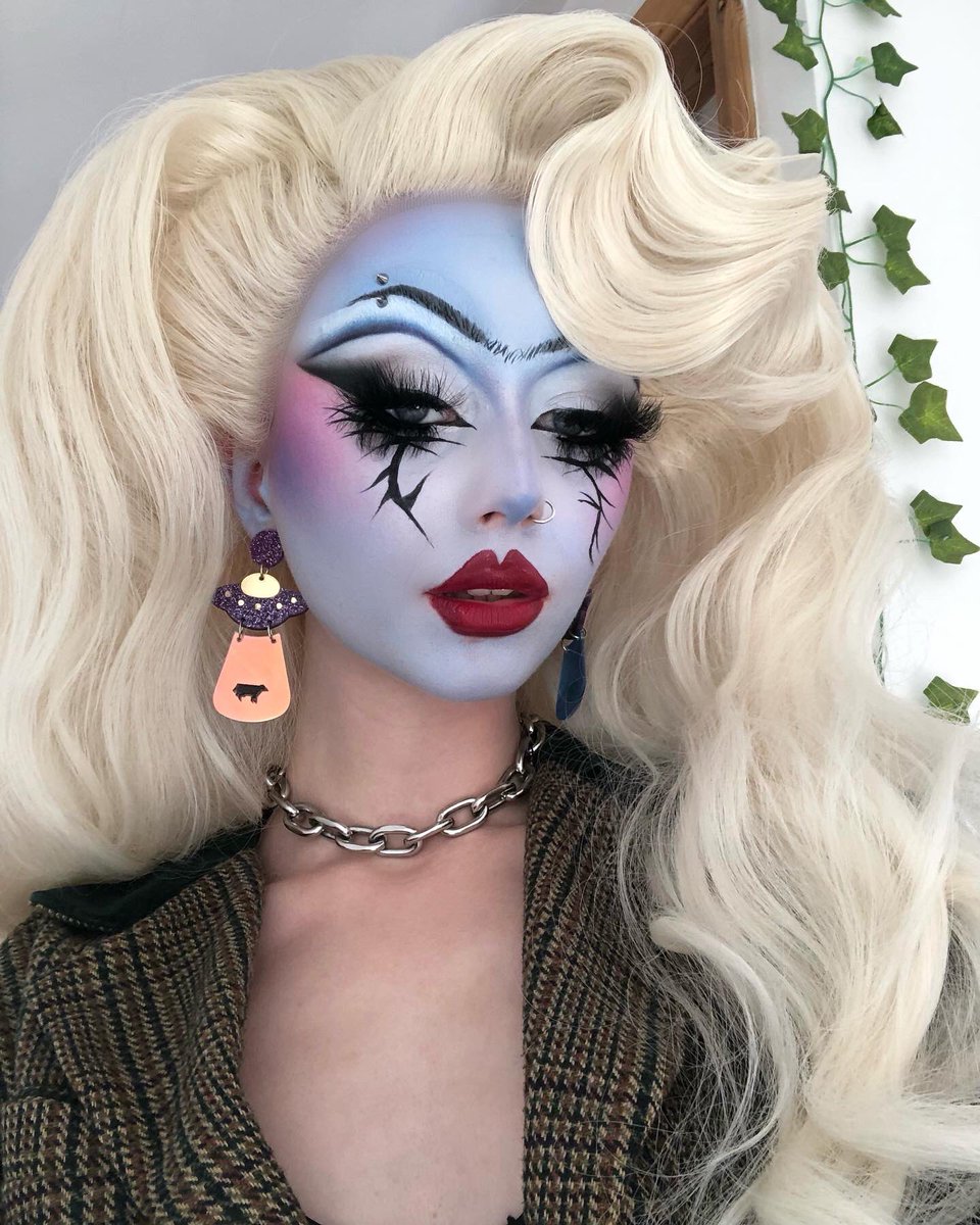 feebeye's tweet photo. Its that time again 😼 Non cis male drag artists reply/QRT!!! https://t.co/QCwrMImS4u