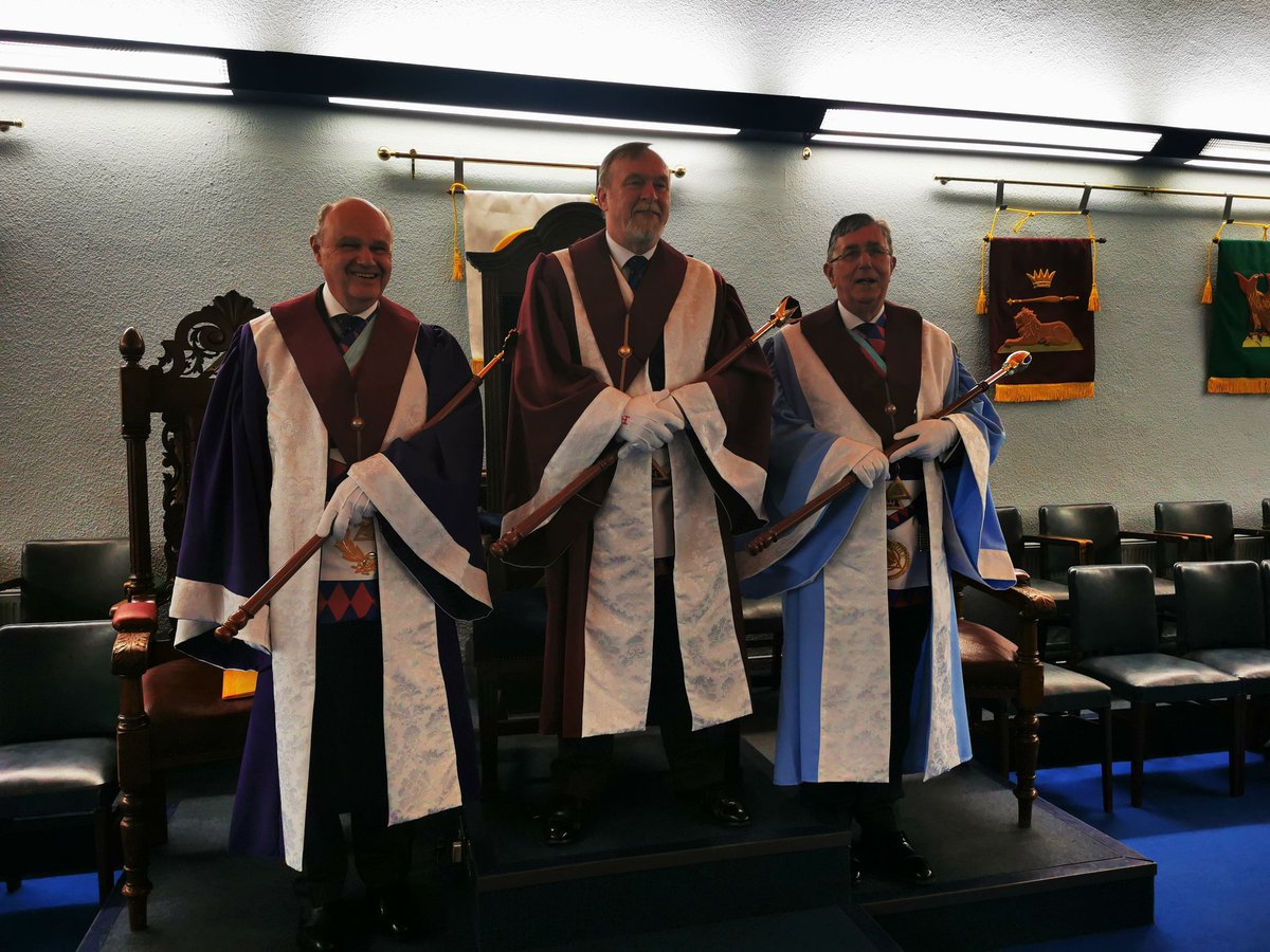 Sandhurst8505's tweet photo. Was pleased to attend dedication ceremony of Sandhurst Chapter's new Principals' robes and sceptres @berkspgl @BerksPGM @BerksPGC https://t.co/poWSz58Kfq
