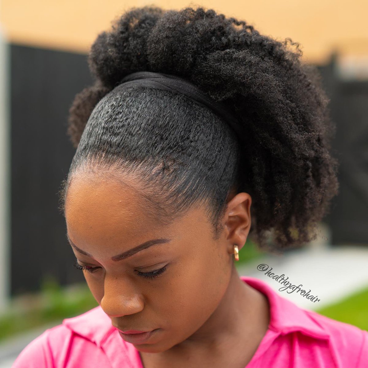 HealthyAfroHair's tweet photo. …Some close ups of this low puff style 🥰🥰
#naturalhair #lowpuff #healthyafrohair https://t.co/4hFM2w2dMY