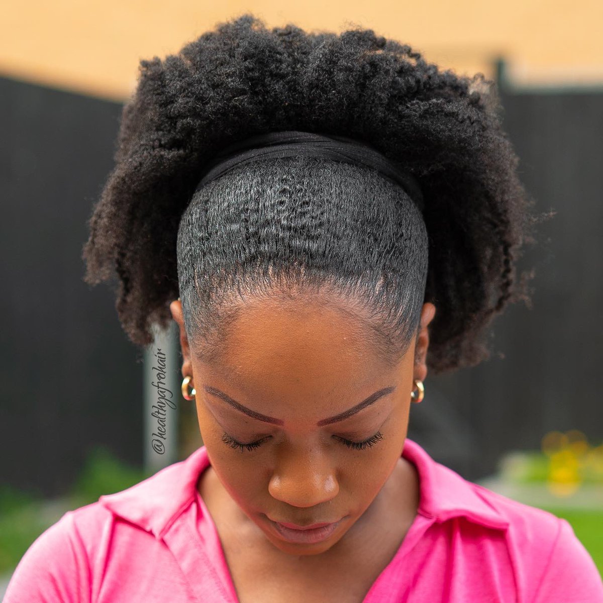 HealthyAfroHair's tweet photo. …Some close ups of this low puff style 🥰🥰
#naturalhair #lowpuff #healthyafrohair https://t.co/4hFM2w2dMY