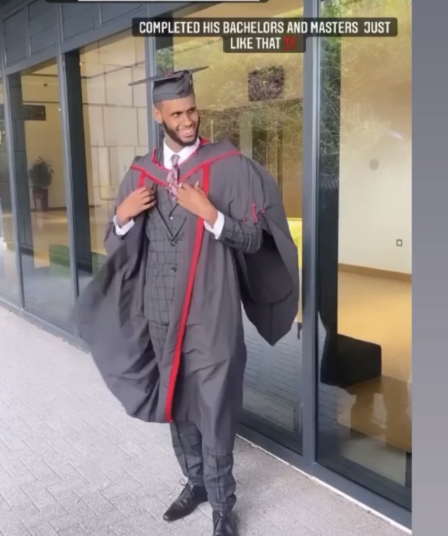 AFCButetown's tweet photo. Would like to congratuate our player Mohamed Farah on the completion of his bachelors and masters 🎓🎓 #Graduation #ClasOf2022 #Sucess #Butetown 👏🏽❤️ https://t.co/NqhuqtT2wg