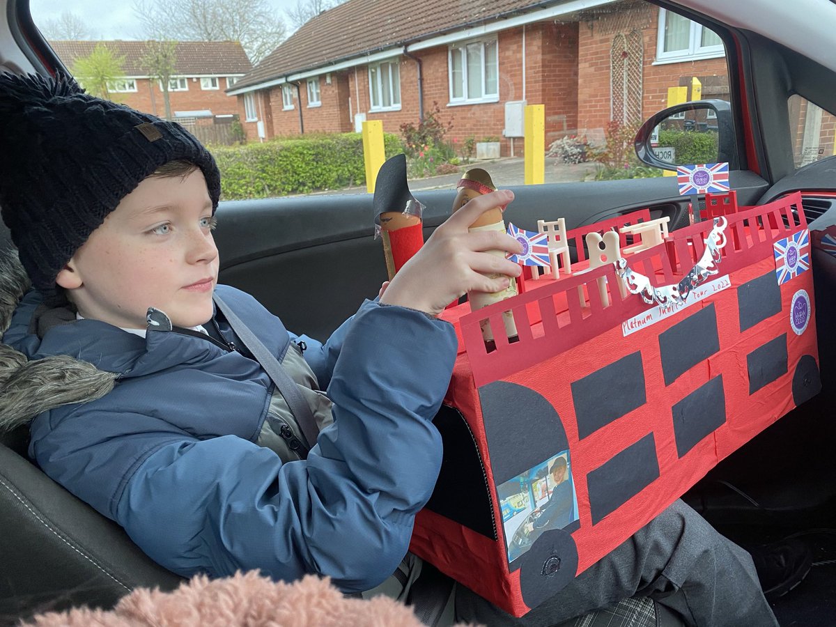walsh20131's tweet photo. Joey loved making his Easter craft this year #eastereggcomp #year3 @StBernsPrimary https://t.co/D3WraWaNp9