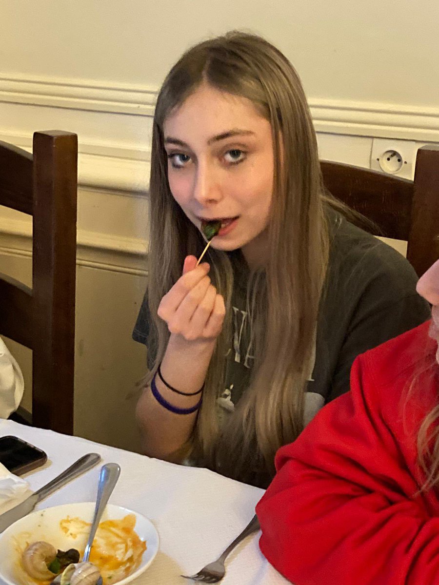 PHSNormandy's tweet image. Snails and frogs legs as an appetiser tonight - Some pupils were very adventurous!