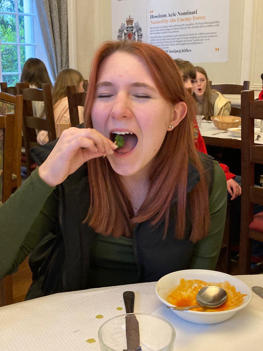 PHSNormandy's tweet image. Snails and frogs legs as an appetiser tonight - Some pupils were very adventurous!