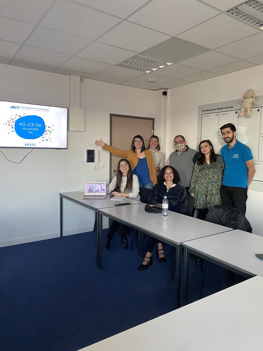 ASSEMBLÉE GÉNÉRALE]

🖥 Hier, les membres de la Jeune Chambre Économique du Grand Avignon  se sont réunis lors de leur assemblée générale à L'Étable Cowork